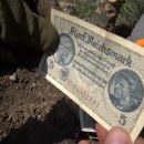 В Ростовской области поисковики обнаружили Евангелие и клад немецкого солдата