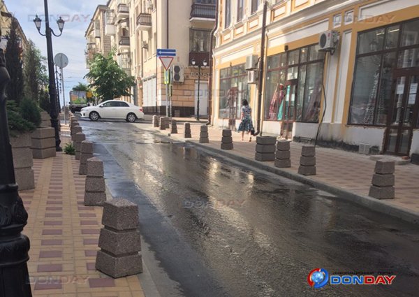 Центр Ростова затопило канализационными нечистотами: видео
