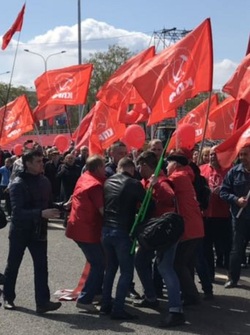 Гнули свою линию: на демонстрации в Самаре коммунисты устроили стычку с полицейскими