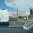 В Самаре на московском шоссе автобус вылетел на газон после столкновения с автомобилем