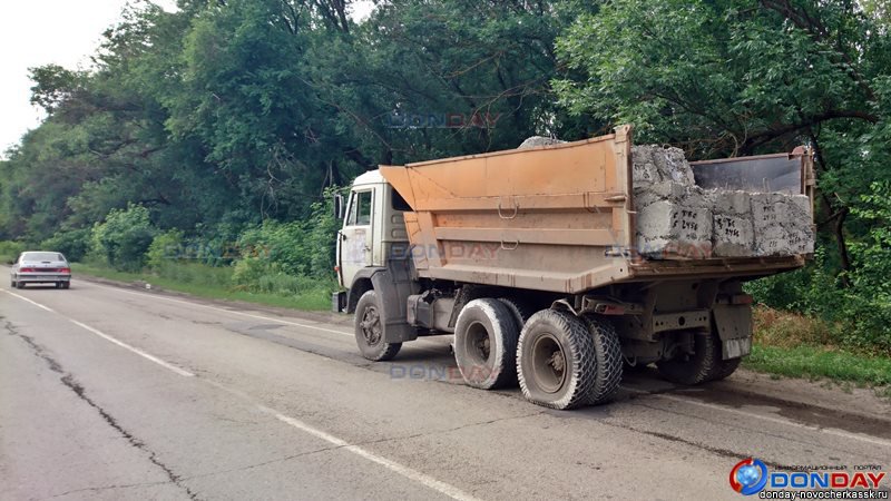 В Ростовской области при ДТП с грузовиком пострадал пассажир легковушки