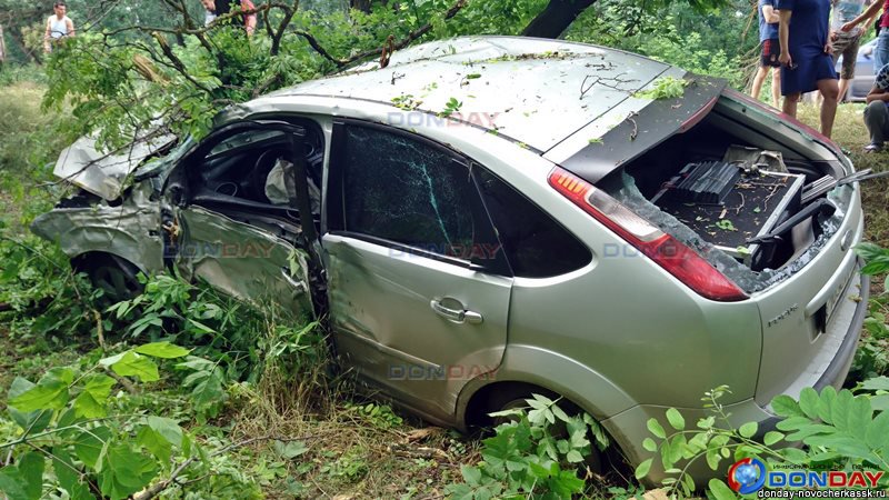 В Ростовской области при ДТП с грузовиком пострадал пассажир легковушки